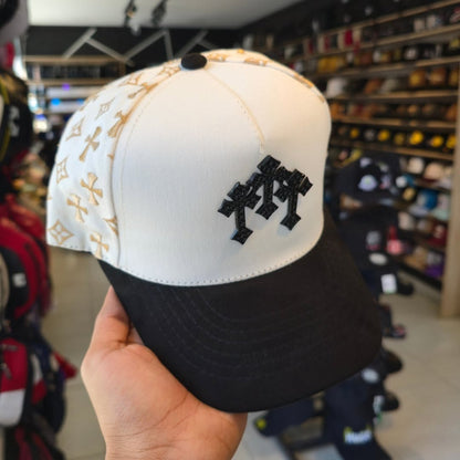 Gorra 3 Cruces Premium Bordada con Placa Metálica Ajustable